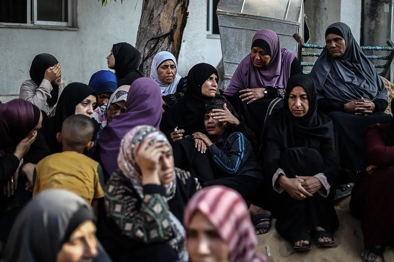 Sabah saatlerinden bu yana en az 60 Filistinli öldürüldü