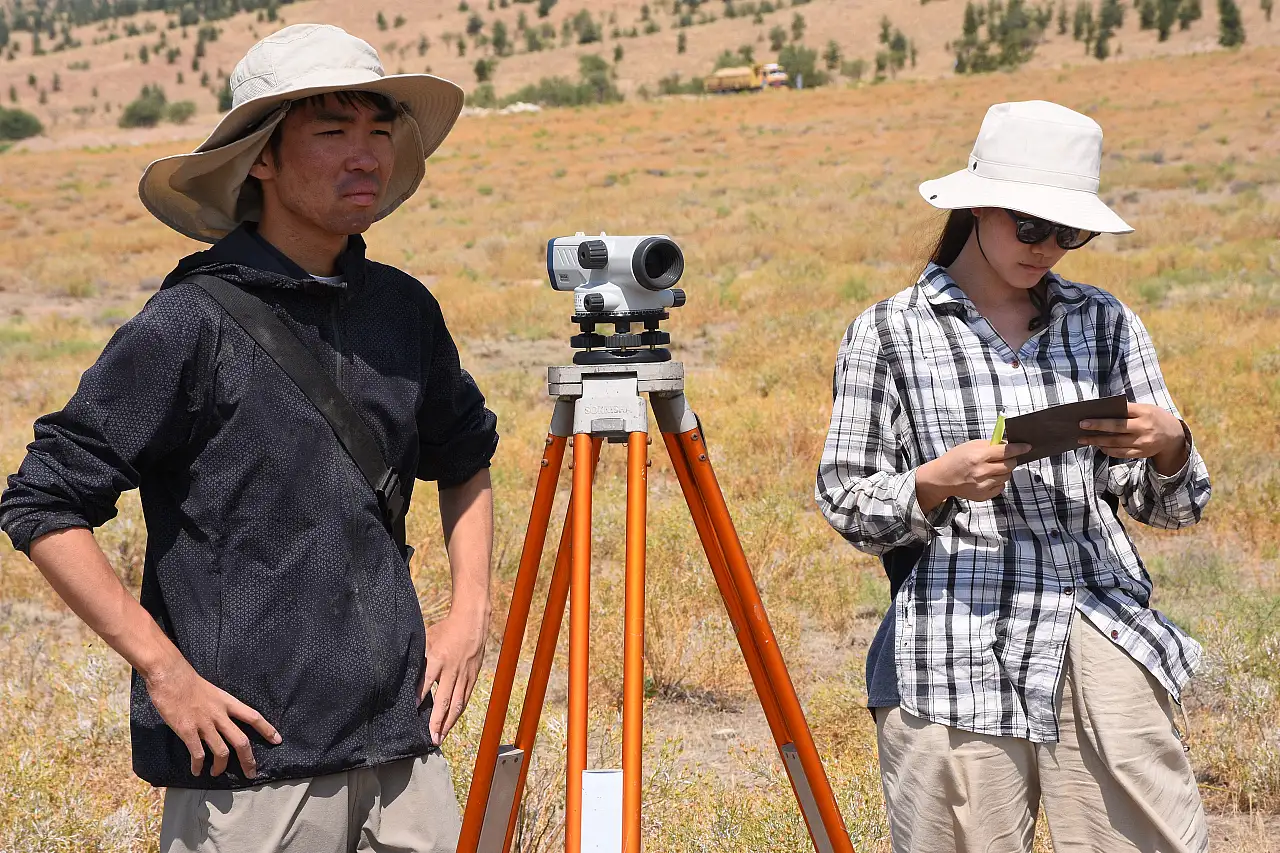 Japon arkeologlar ve öğrencileri, kazı çalışmalarına katıldı