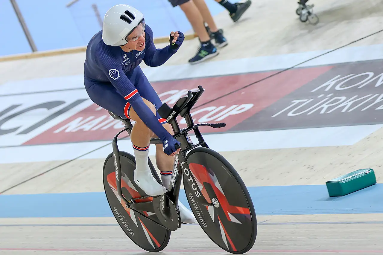 Pist bisikletinde dünya rekoru Konya'da kırıldı