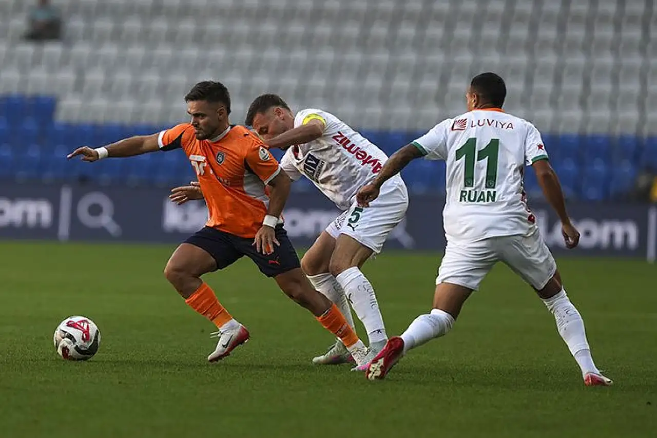 Başakşehir ile Alanyaspor berabere kaldı