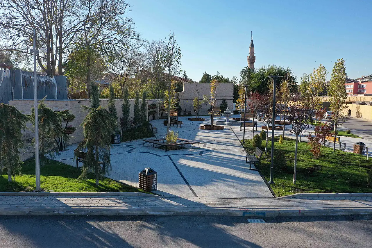 Meram Belediyesi dönüşümün kalbine 'Yeşil Bir İmza' attı! Metruk alan park oldu