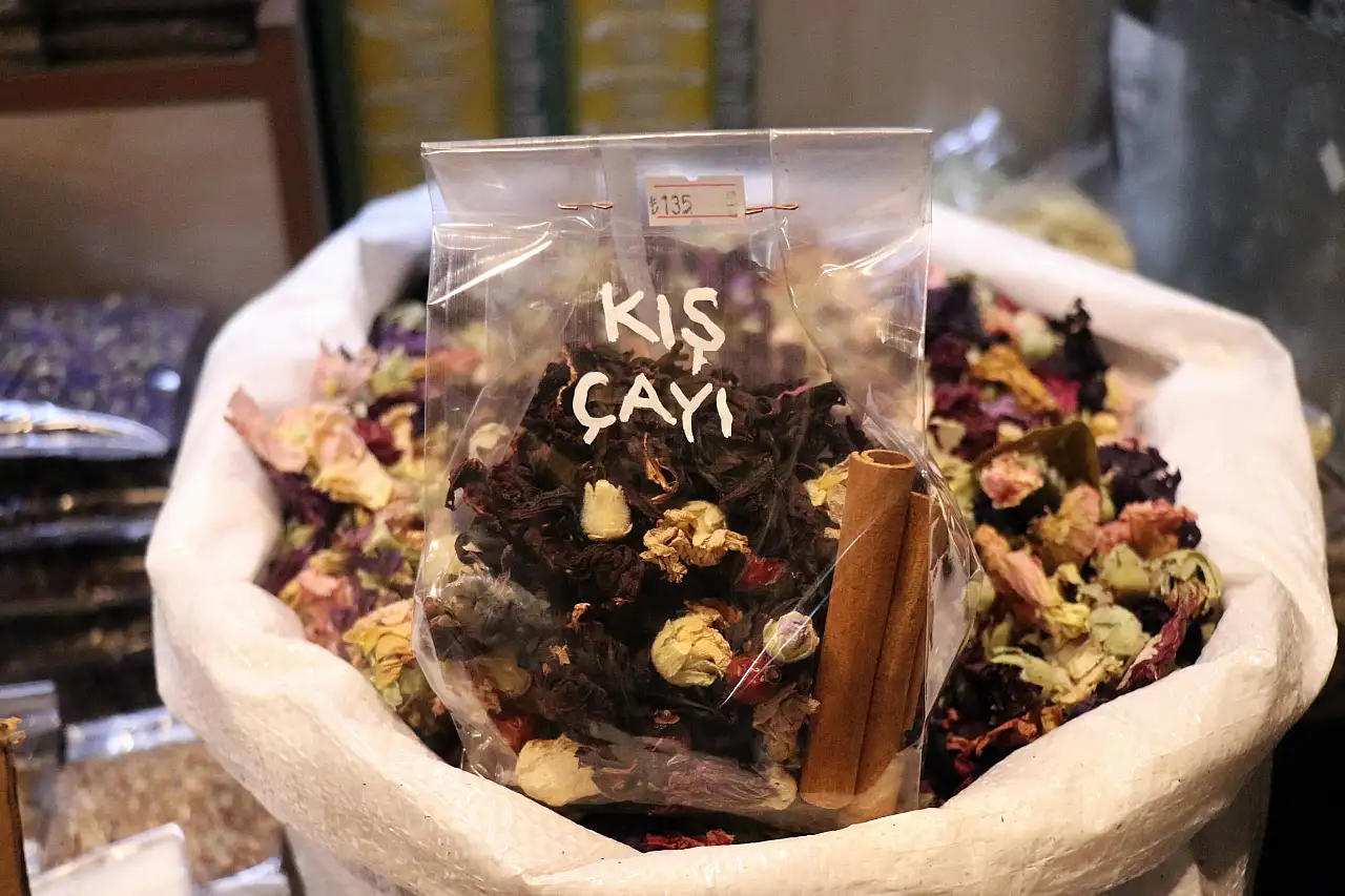 Vatandaşlar şifa arayışında! Soğuklar bastırdı, aktarlarda yoğunluk başladı