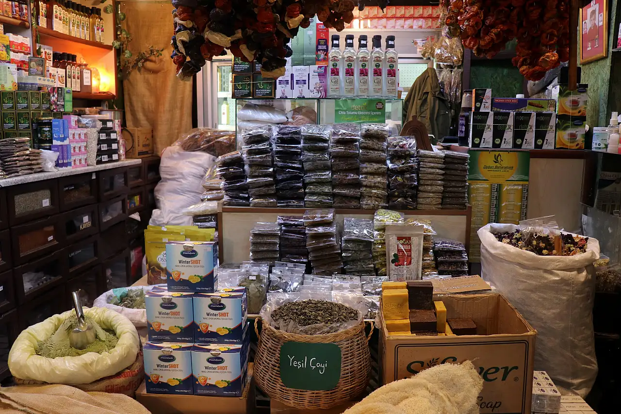 Vatandaşlar şifa arayışında! Soğuklar bastırdı, aktarlarda yoğunluk başladı