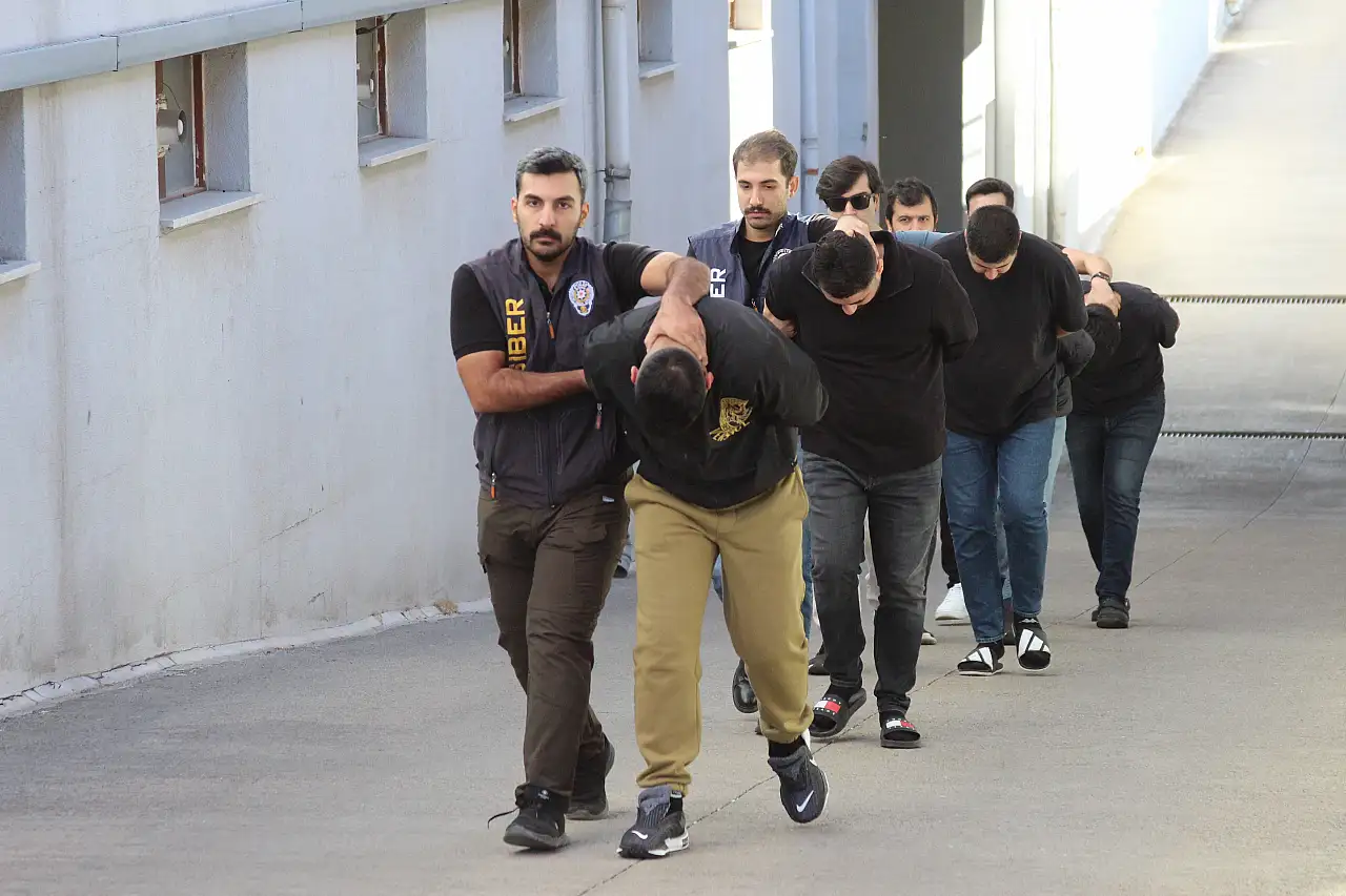 'Sazan sarmalı' Konya'ya uzandı: Polis düğmeye bastı!