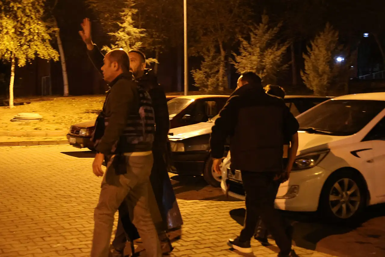 Kayınpederini bıçakladı, kendi canına kıymaya çalıştı