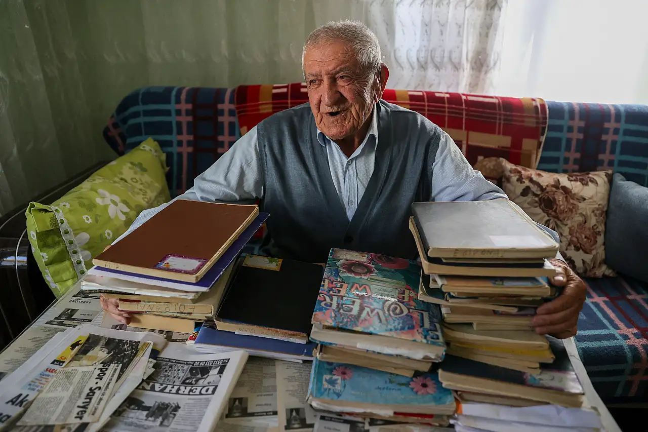 Konya'da 89 yaşındaki şair, 4 binden fazla şiirini geleceğe emanet ediyor
