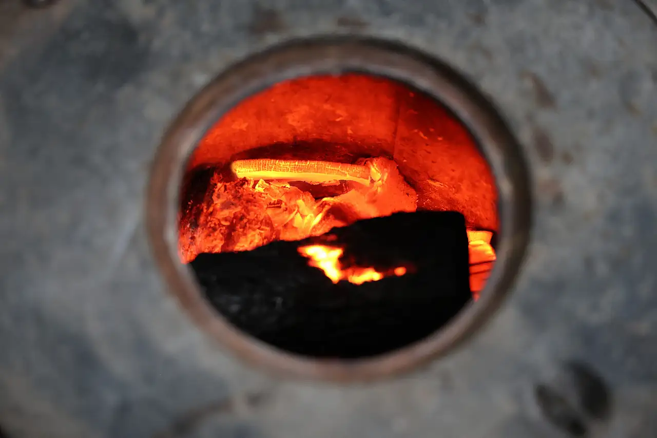 Konya'da havalar soğudu, esnaf uyardı: Sobayı kurarken dikkat!