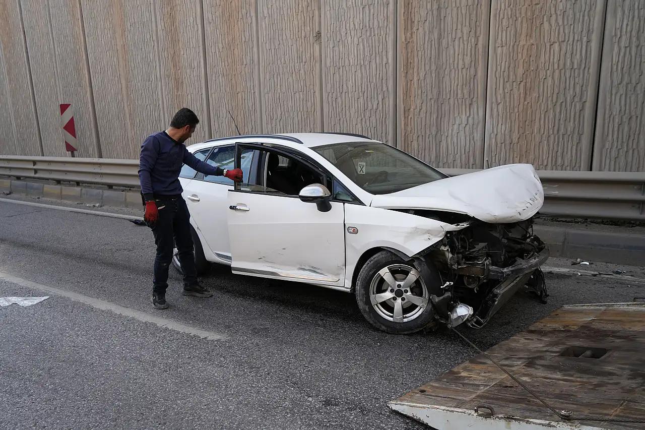 Görünmez tehlike zincirleme kaza getirdi: 4 yaralı