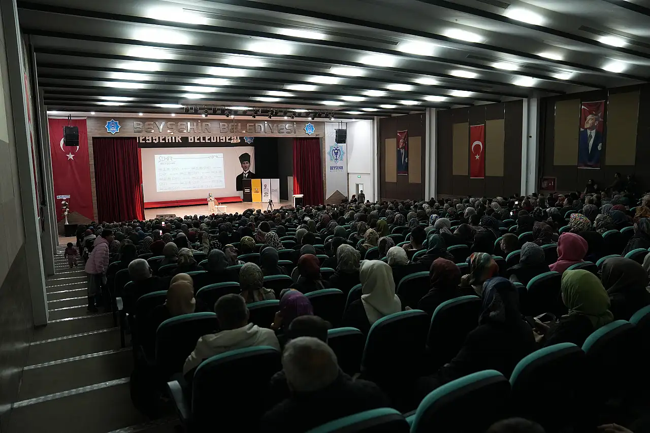 Konya Şehir Konferansları son hız devam ediyor