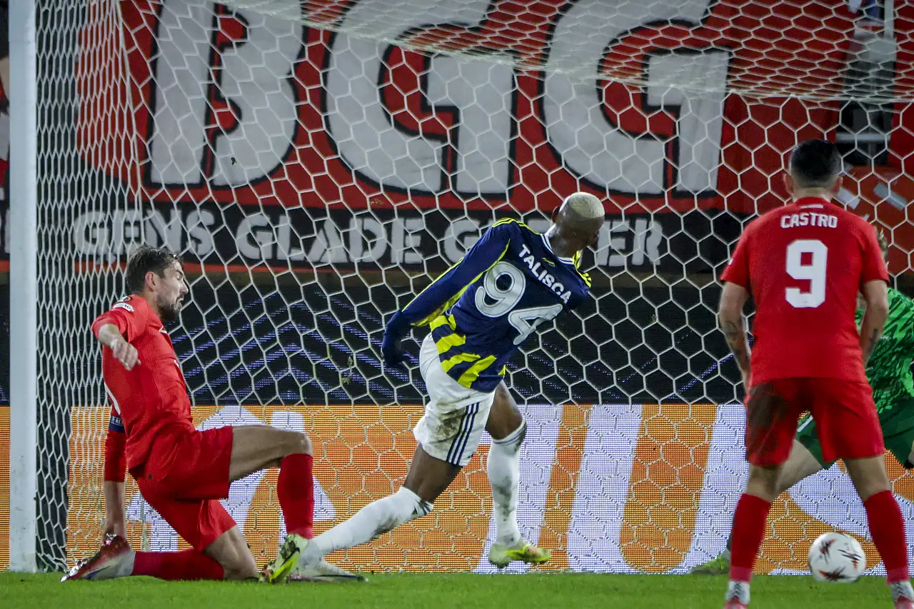 Fenerbahçe Norveç'te gövde gösterisi yaptı: Brann'ı 4-0 mağlup etti