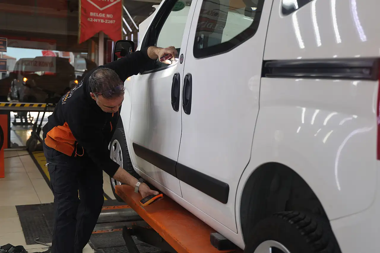 Konya'da ekspertiz gerçeği ortaya çıkardı: 2 parça değişen denilen araç hurda çıktı