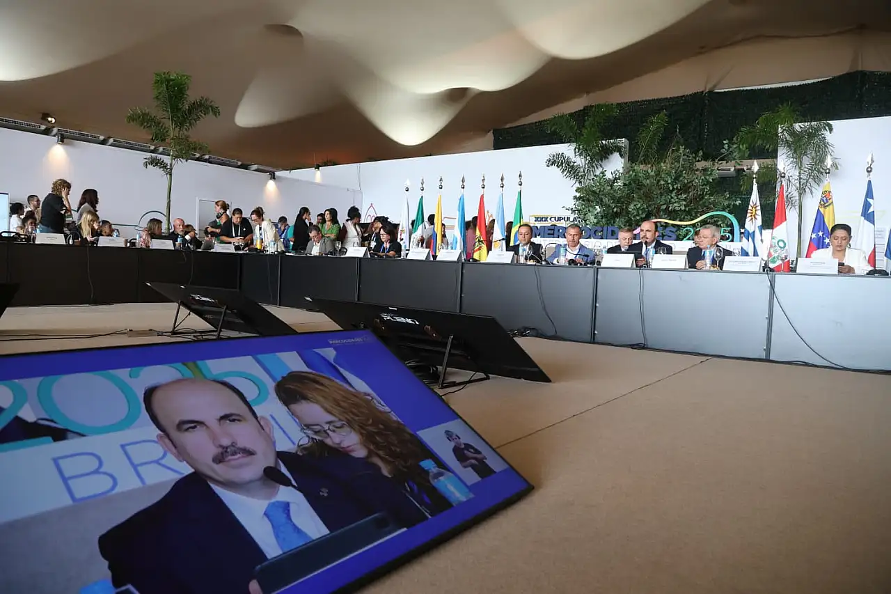 Konya Büyükşehir Belediye Başkanı Altay, Brezilya'daki zirvede konuştu