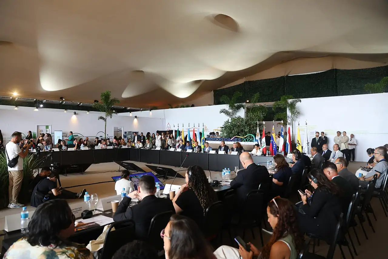 Konya Büyükşehir Belediye Başkanı Altay, Brezilya'daki zirvede konuştu