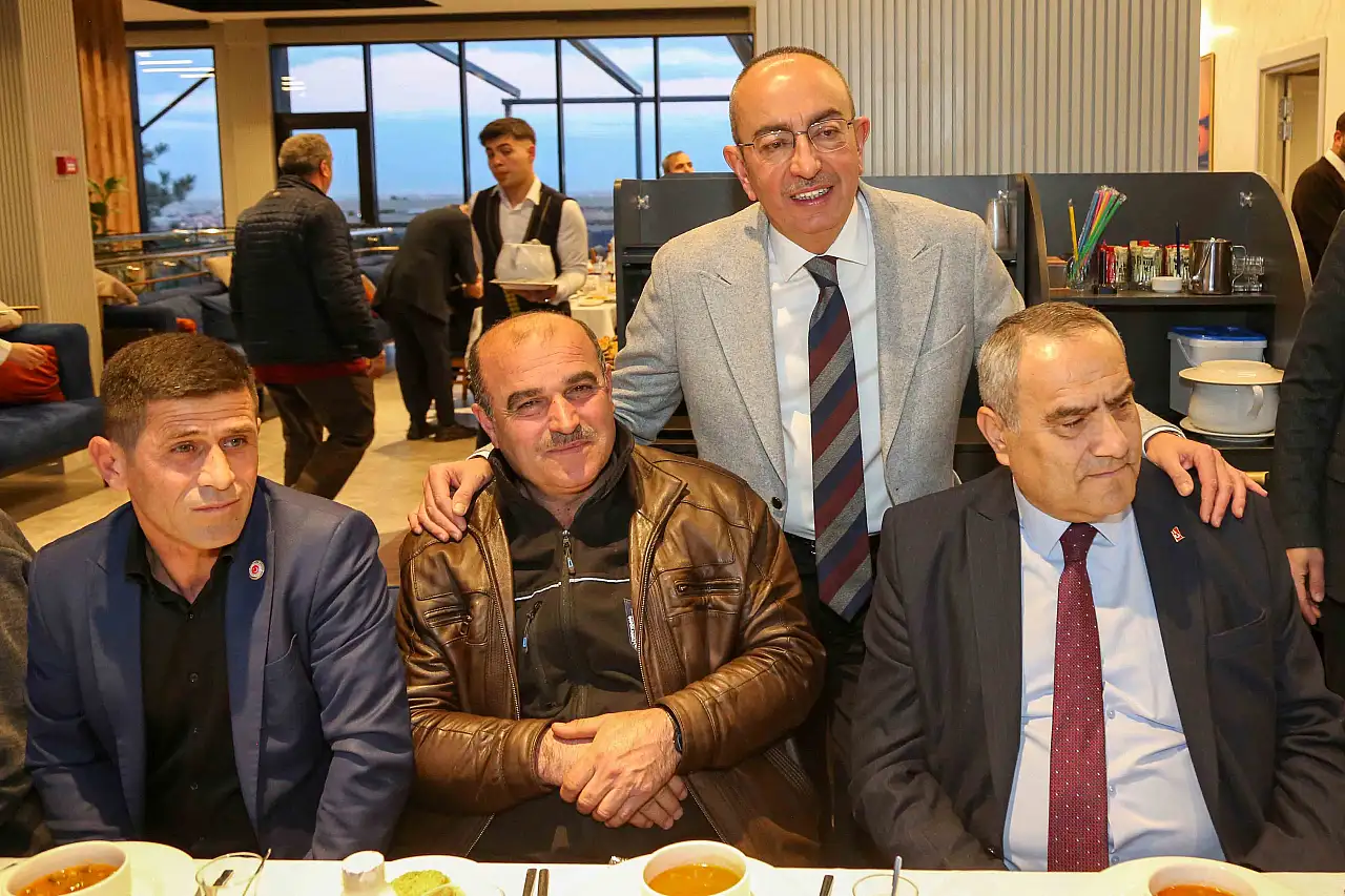 Meram'da muhtarlar ve kurum müdürleri iftar sofrasında buluştu