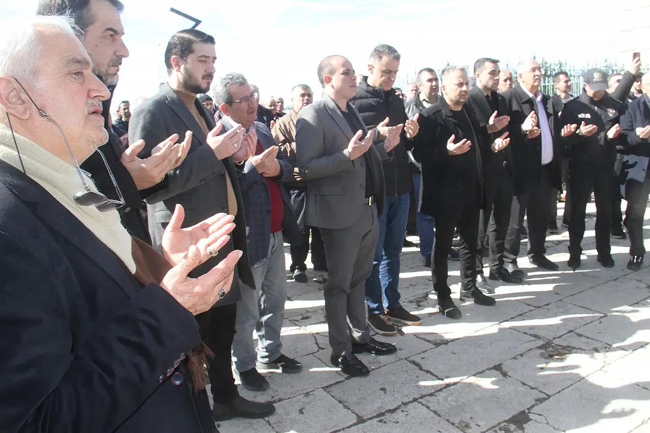 Konya'da bereket için eller semaya açıldı