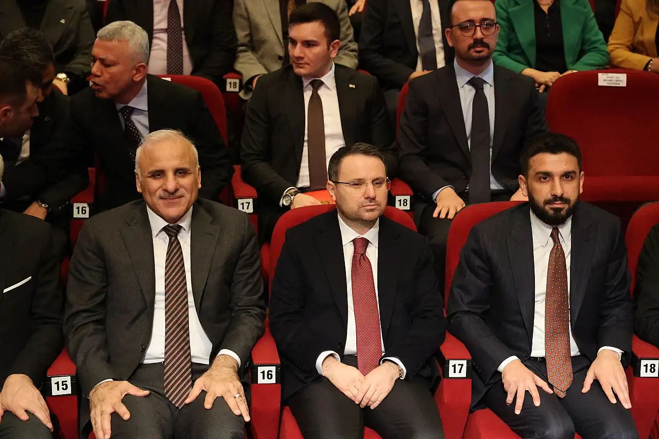 Bakan Gürlek duyurdu: 3 ay içinde sosyal medyaya kimliksiz girilemeyecek