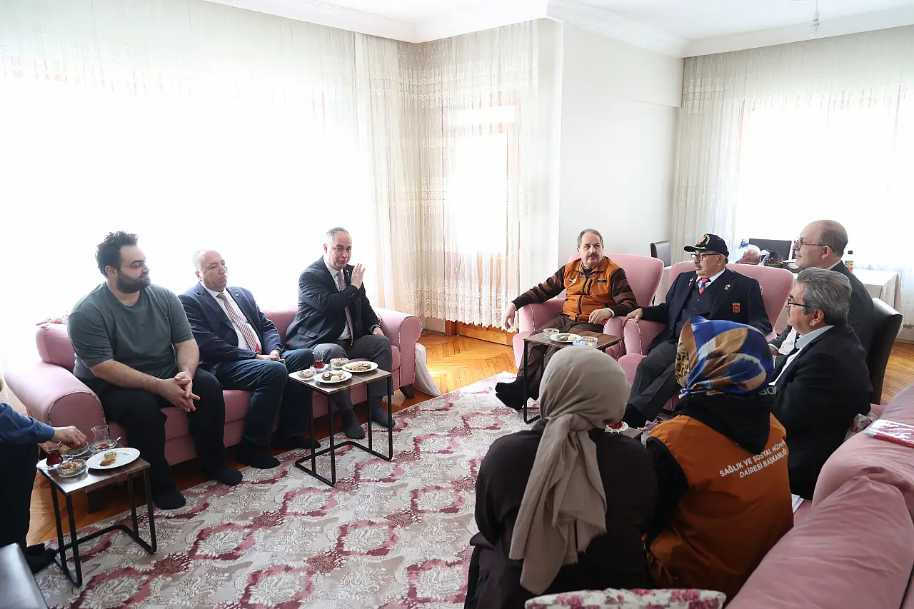 Polis Haftası'nda anlamlı buluşma: Konya'da şehitlerin emanetleri yalnız bırakılmadı