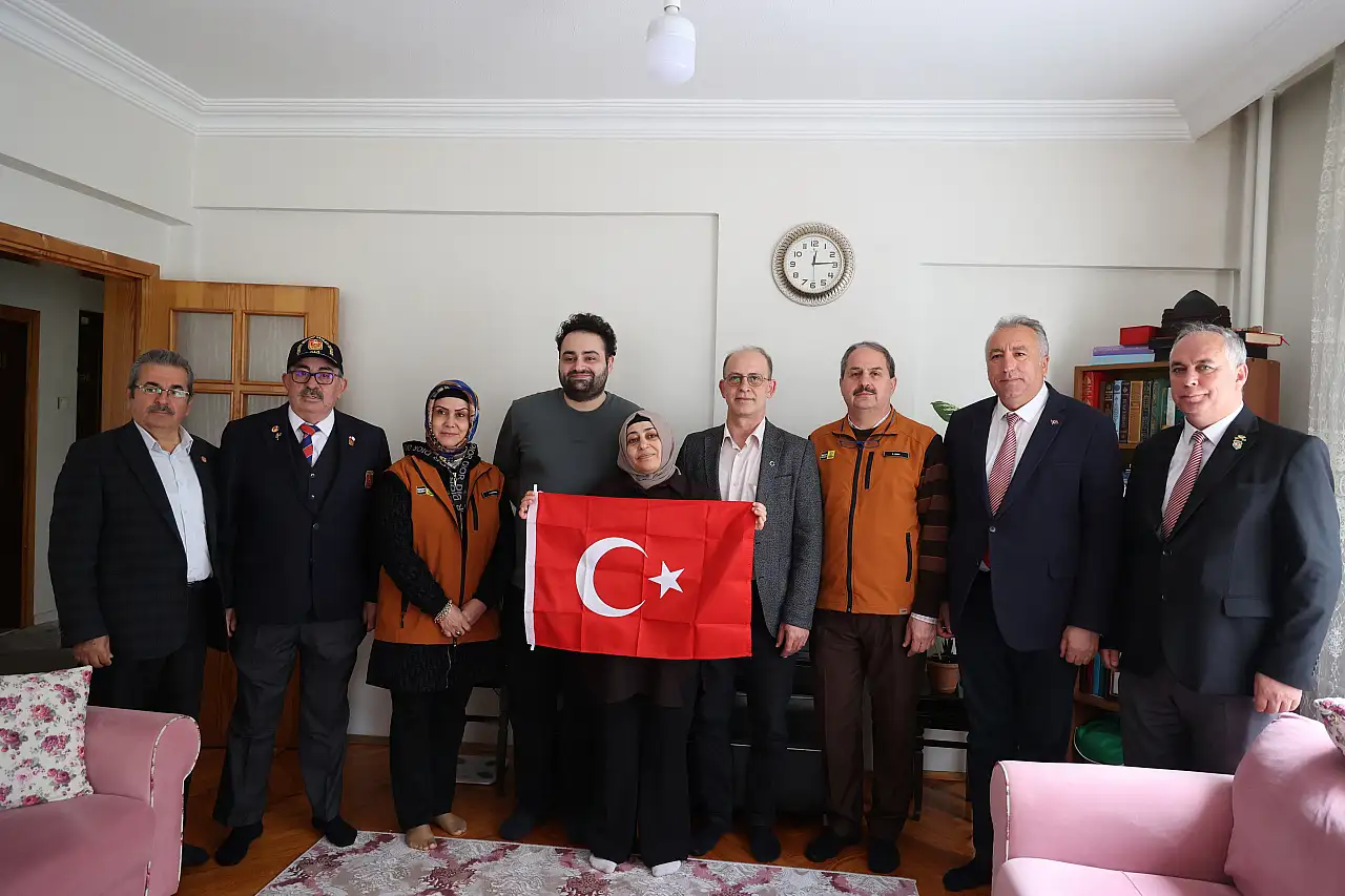 Polis Haftası'nda anlamlı buluşma: Konya'da şehitlerin emanetleri yalnız bırakılmadı