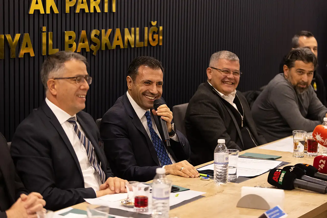 İç saha hâkimi Kanarya avında