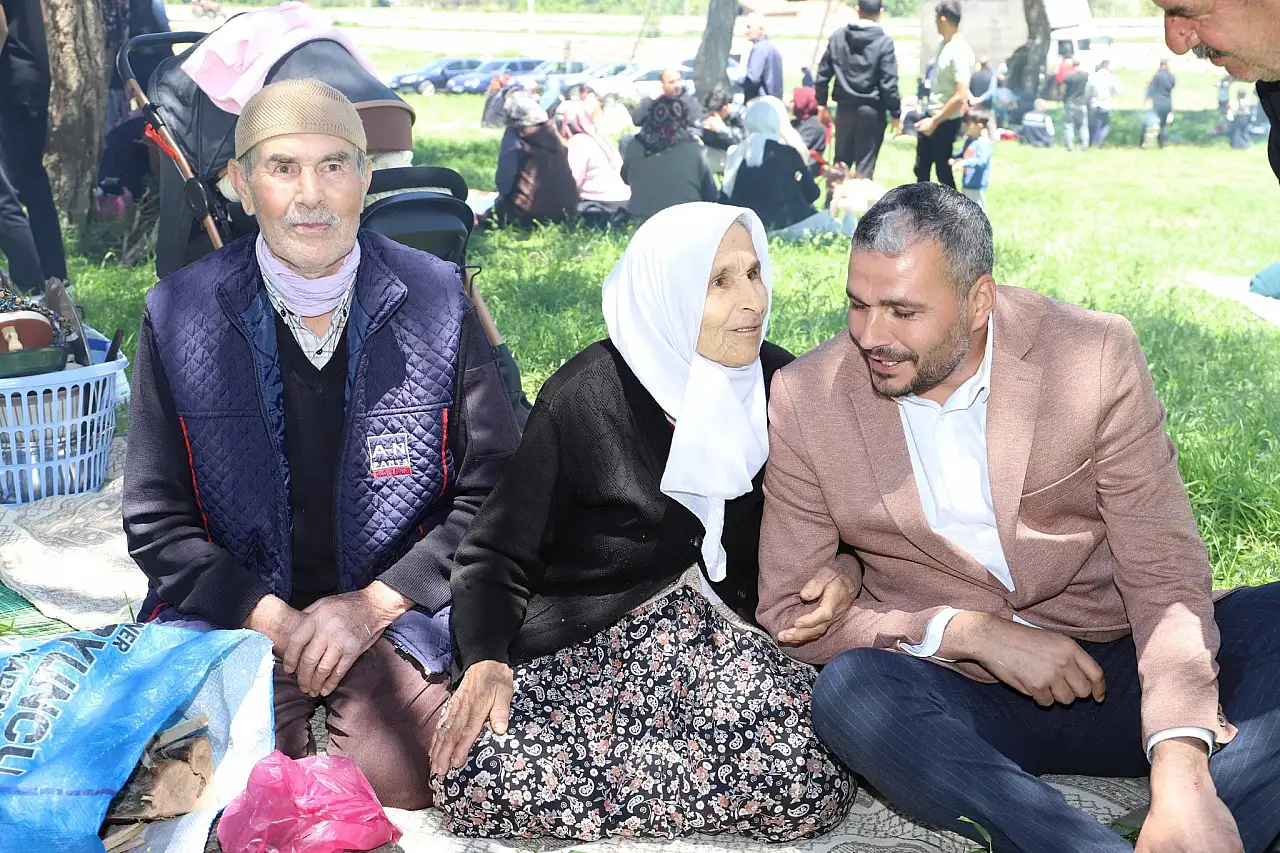 Konya'da bayramın ardından: Düğünler, şenlikler ve yoğun bayramlaşma