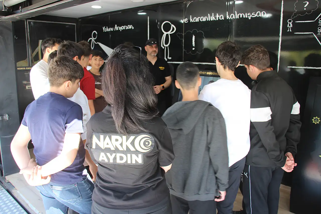 Türkiye'de sadece iki TIR'dan biri Konya'da: Dev eğitim TIR'ı Aydın'da yoğun ilgi gördü!