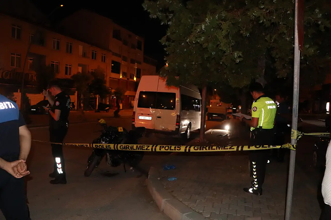 Karaman'da feci kaza: 2 genç hayatını kaybetti