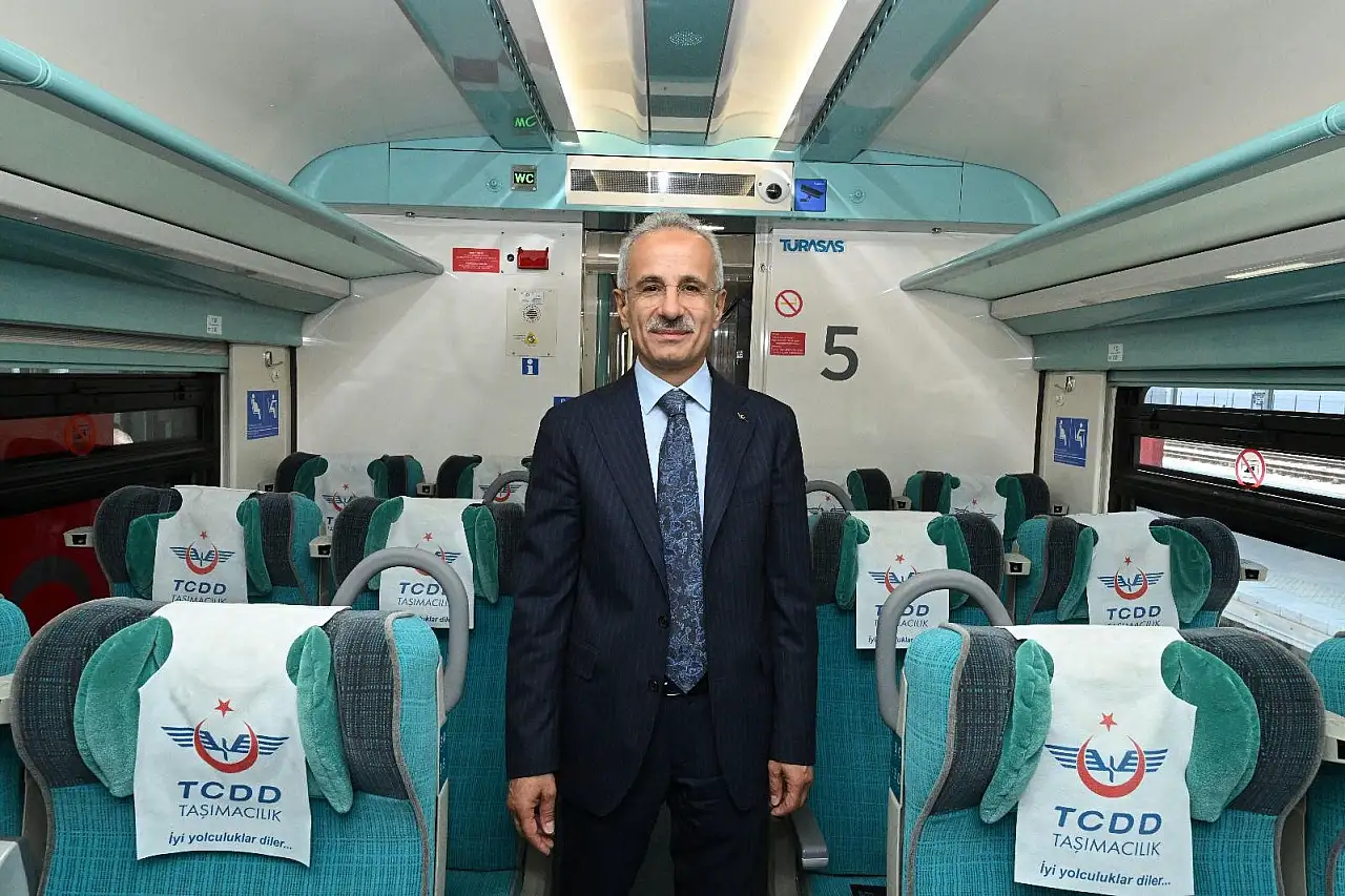 Milletvekili Bektaş, Konyalıları YHT çilesini Meclis'e taşıdı: Hızlı trenin hızı gitmiş, treni kalmış