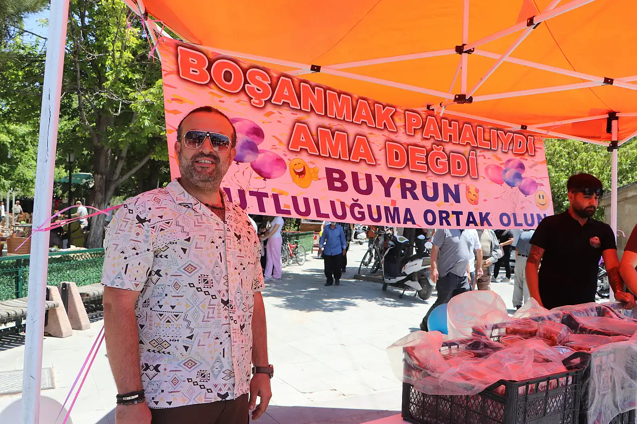 Karaman'da boşanma sonrası dikkat çeken kutlama! Bakın ne yaptı?