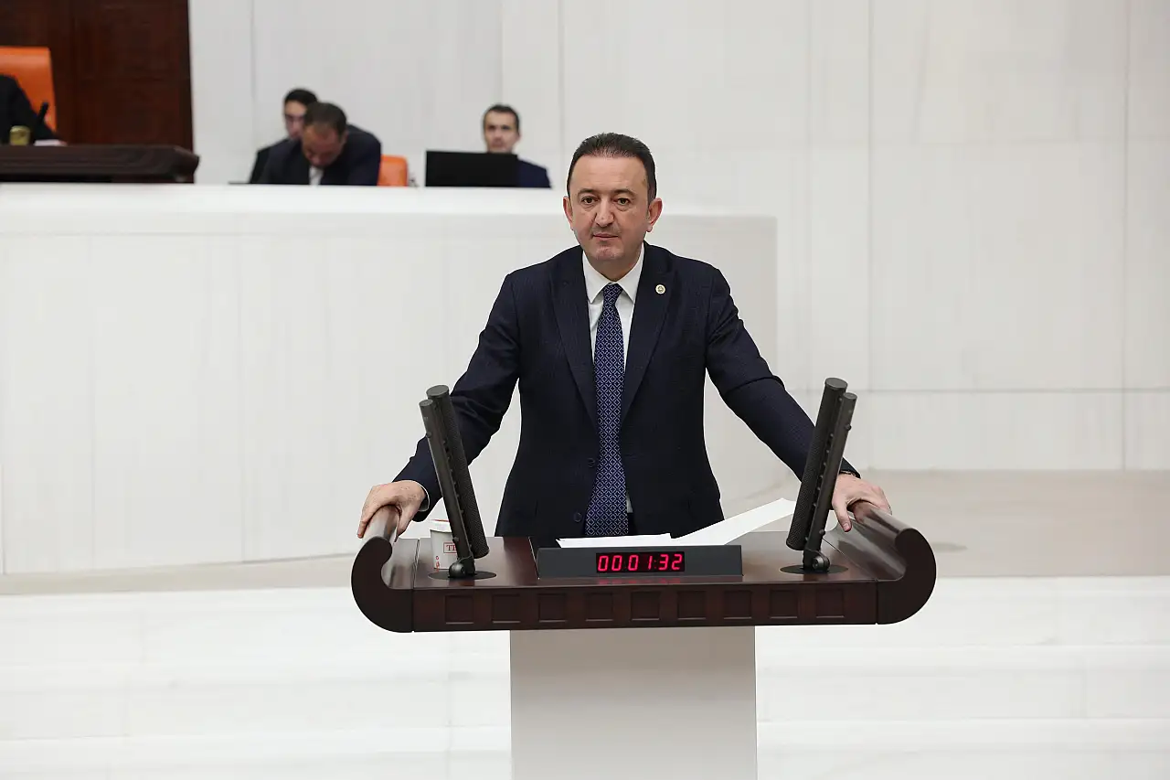 Milletvekili Bektaş, Konyalıları YHT çilesini Meclis'e taşıdı: Hızlı trenin hızı gitmiş, treni kalmış