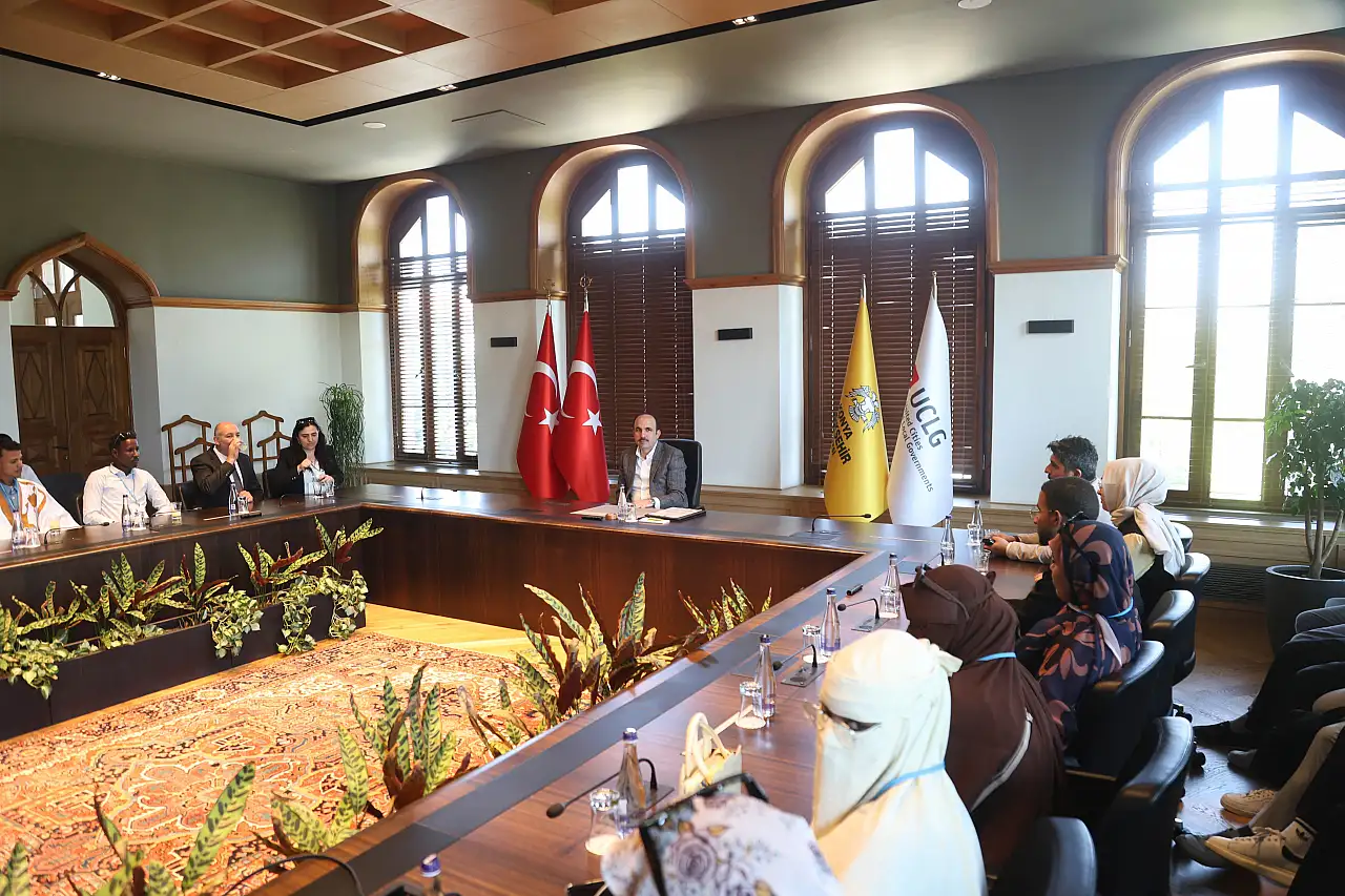 Başkan Altay, Türkçeye gönül veren Moritanyalı gençleri ağırladı
