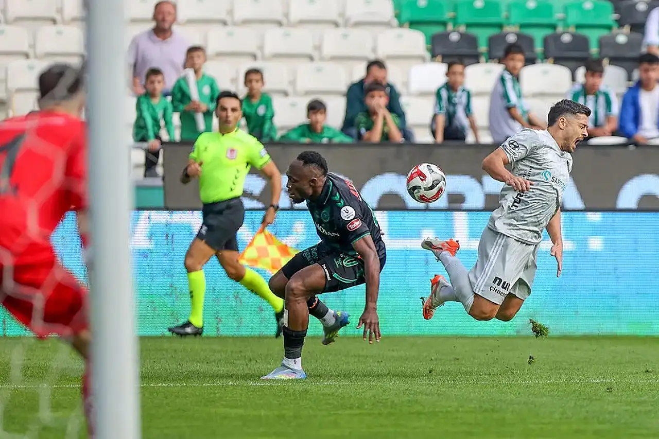 İlk galibiyetini alamaya çıkacak işte Konyaspor ile Kocaelispor arasında oynanan maçlar