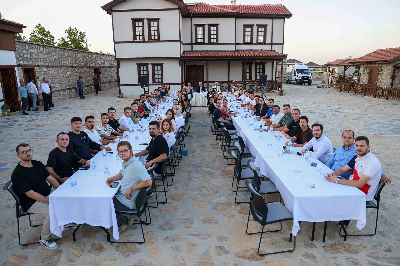 Konya'da gençlerle geleceğin haritası çizildi