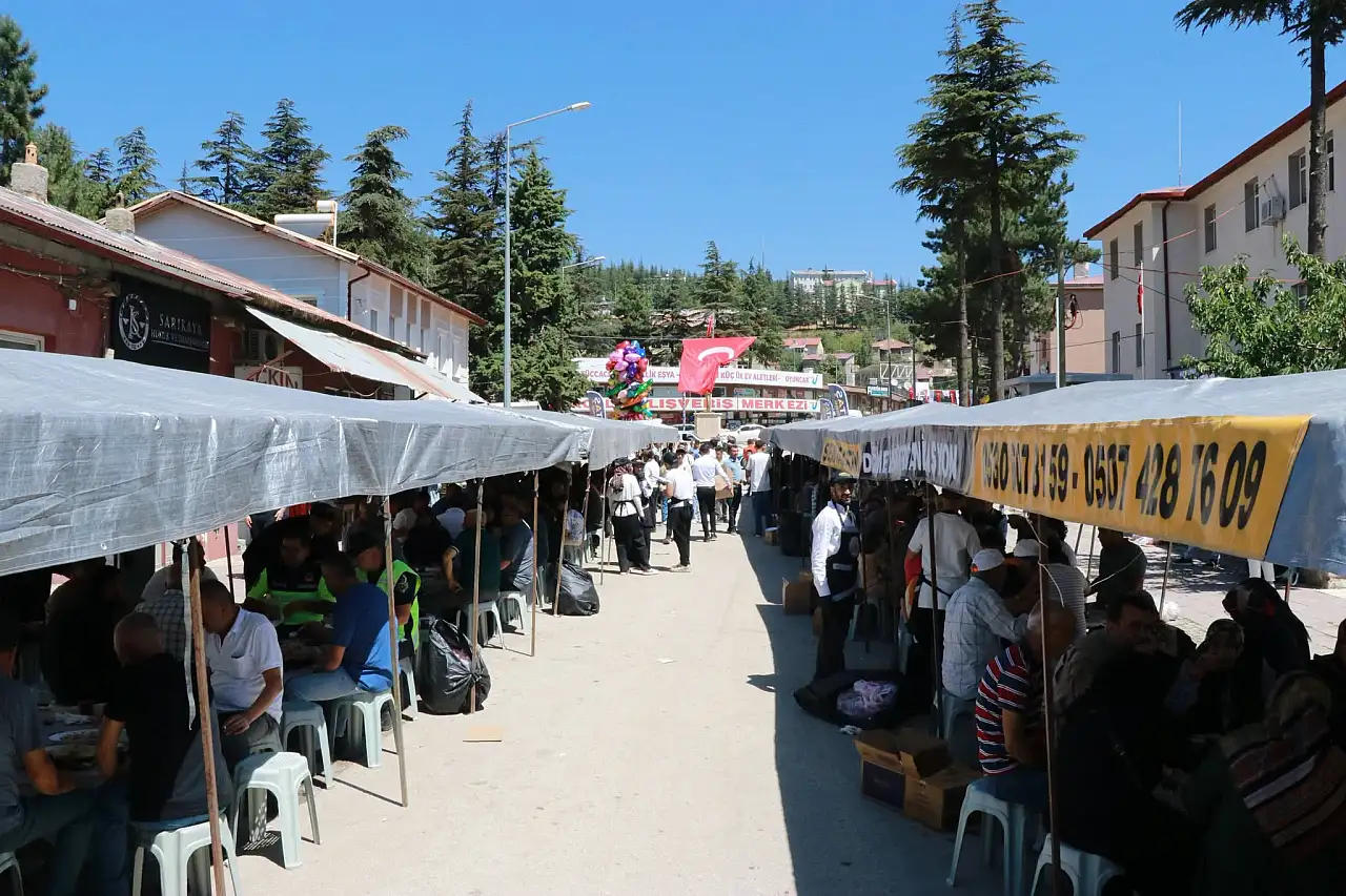 Konya'da çifte coşku: Asırlık gurur kirazla taçlandı