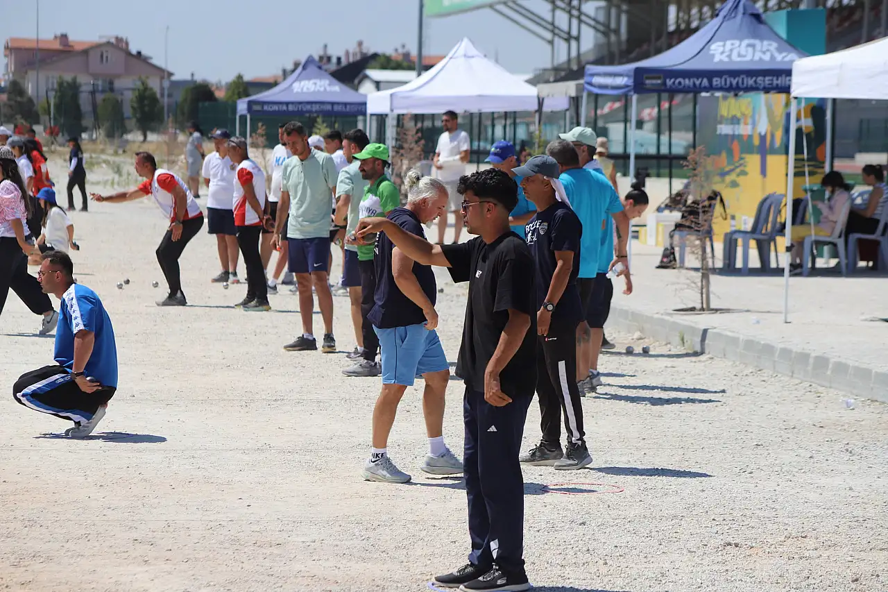 Konya'da 5 ülkeden 180 sporcu mücadele ediyor