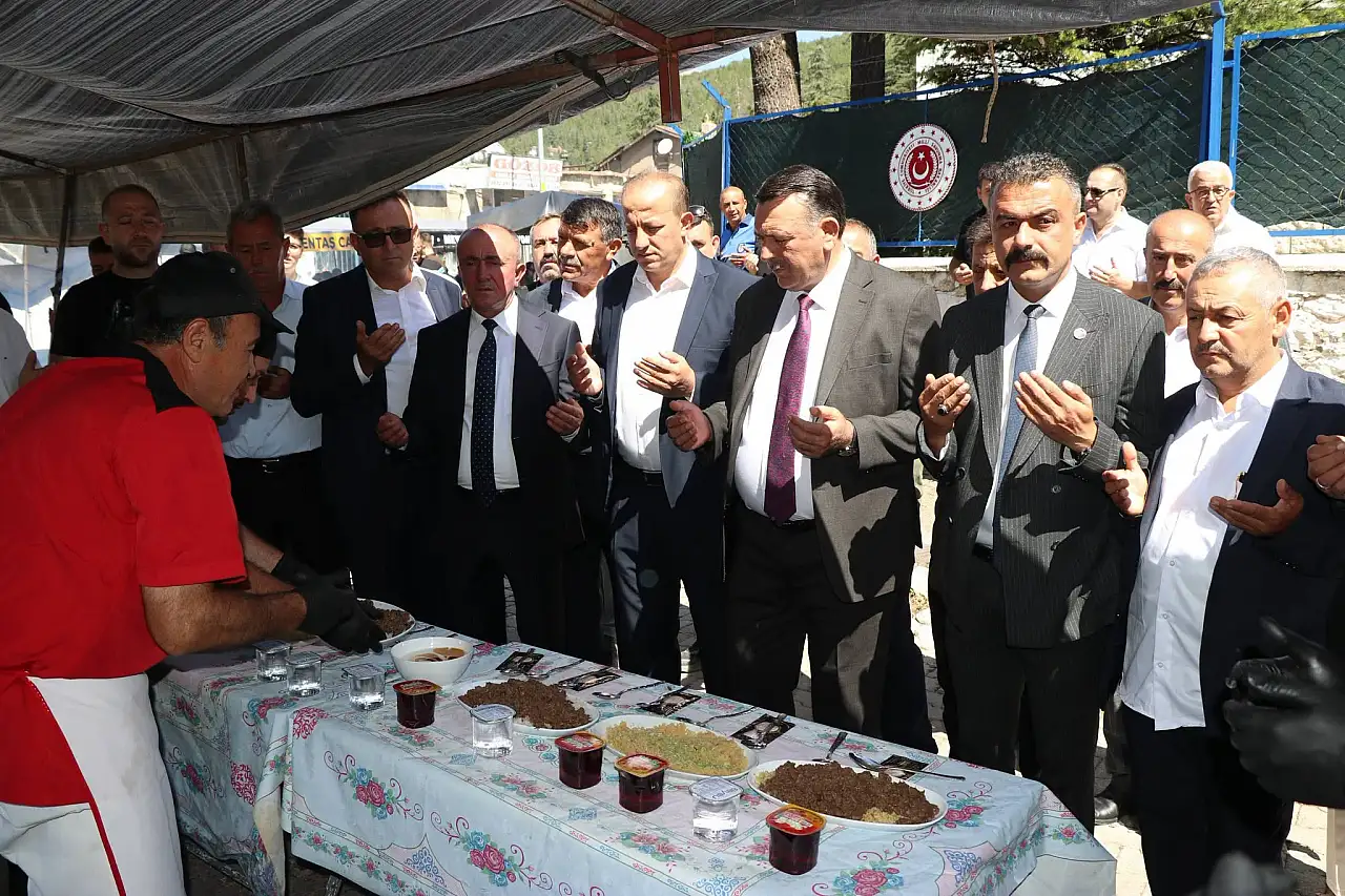 Konya'da çifte coşku: Asırlık gurur kirazla taçlandı