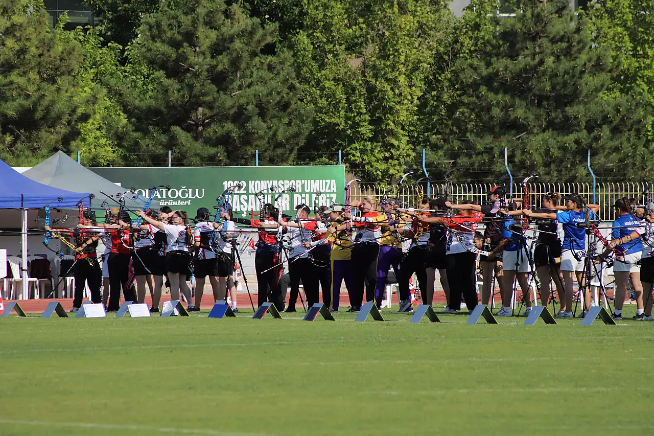 Hedef belli, heyecan büyük! Yüzlerce sporcu Konya'da karşı karşıya