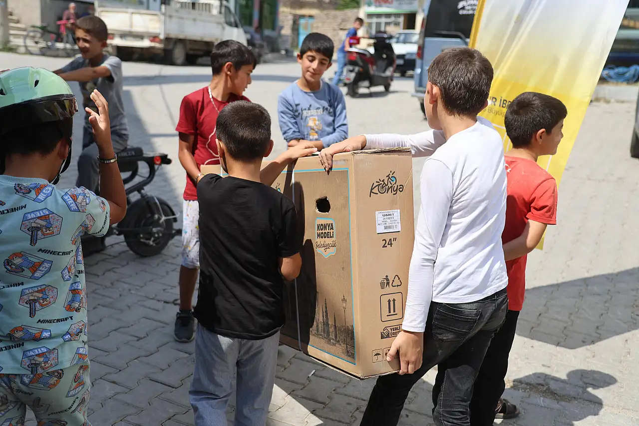 Konya'da 13 bin çocuğa bisiklet sevinci