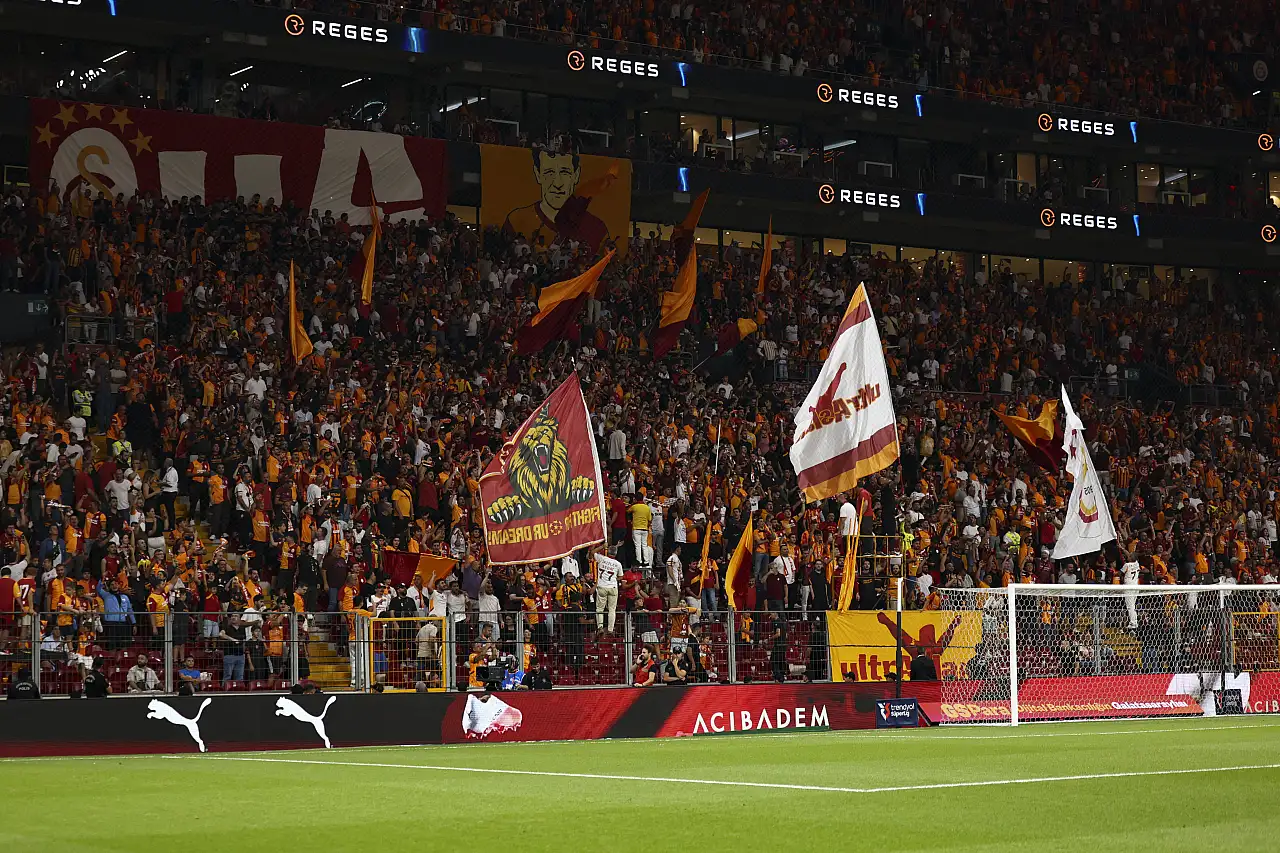 Galatasaray sezona beraberlikle başladı, Sarı-kırmızılılar evinde 36 maçtır yenilmedi. Sezonun ilk golünü Osimhen attı
