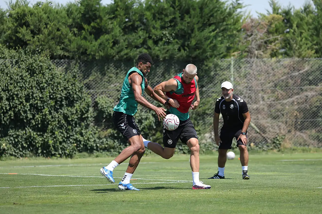 Konyaspor'da Kocaelispor mesaisi sürüyor
