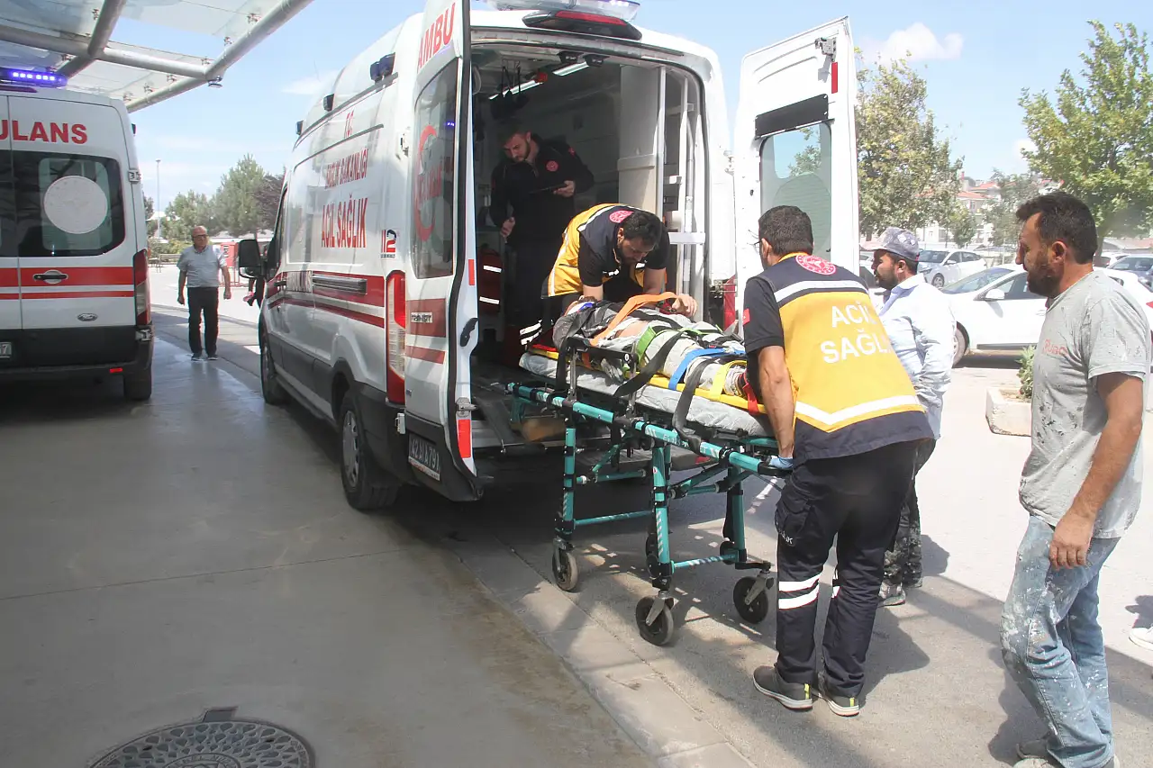 Konya'da inşaatta feci kaza: 3'üncü kattan beton zemine düştü