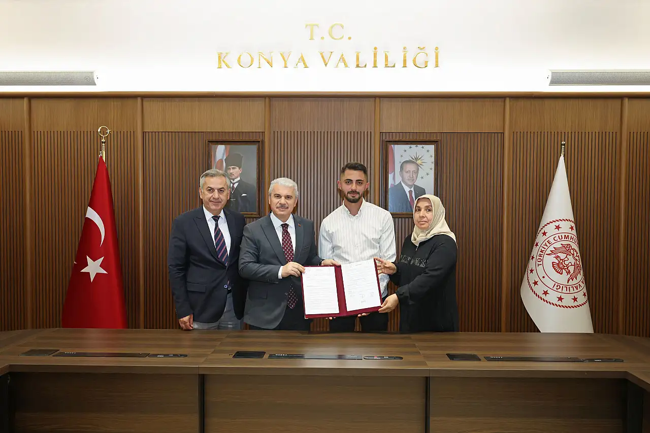 Konya'da hayırseverlerden eğitime destek: İmzalar Vali Akın huzurunda atıldı