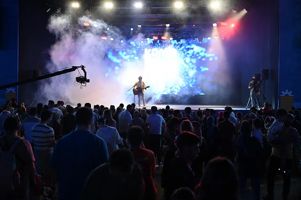 Konya BilimFest'te gökyüzü hareketlendi! Türk Yıldızları'ndan nefes kesen gösteri