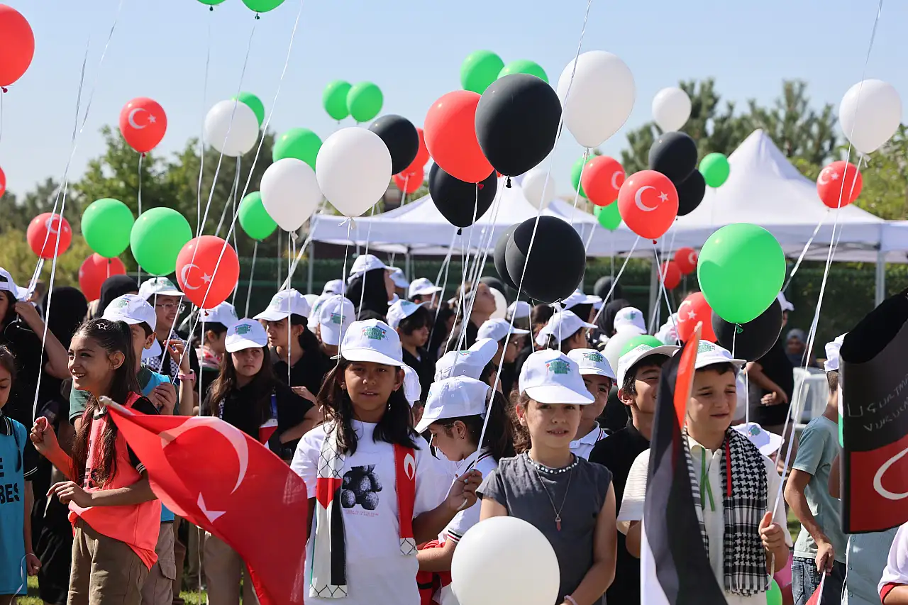 Konya'da uçurtmalar gökyüzüne, mesaj Gazze'ye yükseldi