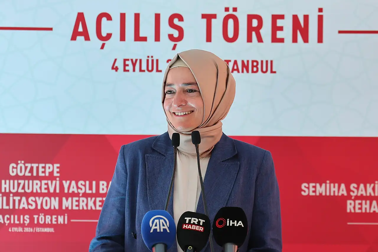 Fatma Betül Sayan Kaya kimdir? Şu anki görevi nedir? Fatma Betül Sayan Kaya eşi nereli? Babası kimdir?