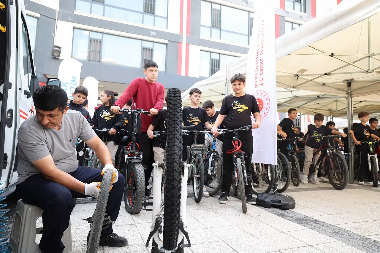 Konya'da bisikletler artık evlerin önünde tamir edilecek! Ücretsiz hizmet başladı