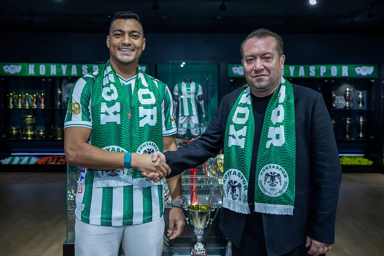 Konyaspor Mostafa Mohammed'e imzayı attırdı