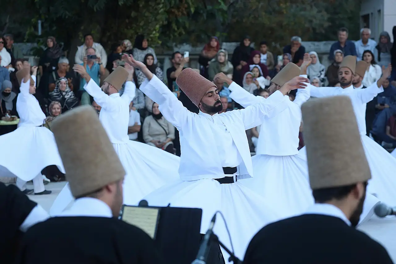 Konya'da gönüllere dokunan festival sürüyor! İşte günün programı