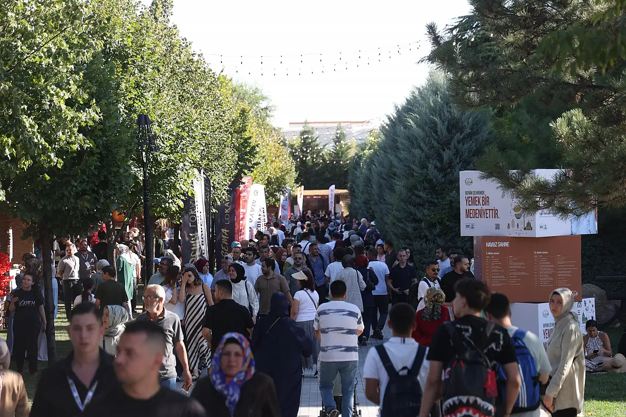 Konya'da lezzet şöleni başladı! 4. GastroFest kapılarını açtı
