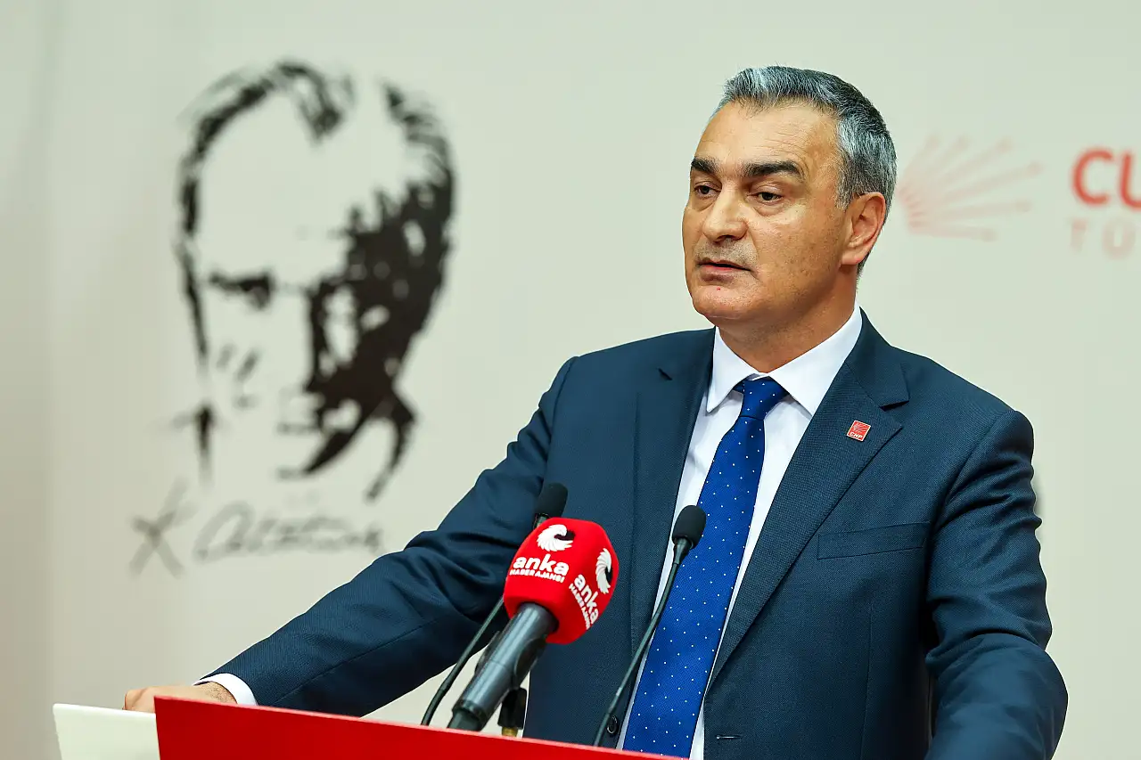 Müslim Sarı kimdir? Alevi mi? Müslim Sarı'nın eşi kimdir? Babası kimdir? Müslim Sarı milletvekili mi?