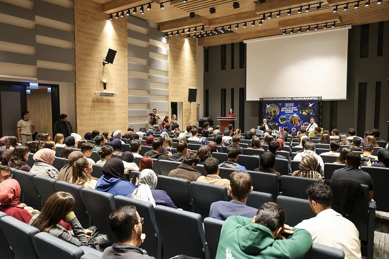 Konya'da gençlerin sesi dinleniyor